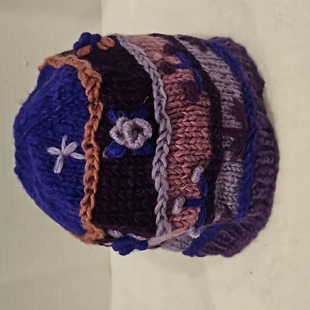 Cheveux | NWT Women's Purples Pinks Wool Knitted Floral Lined Winter Bennie Cap
